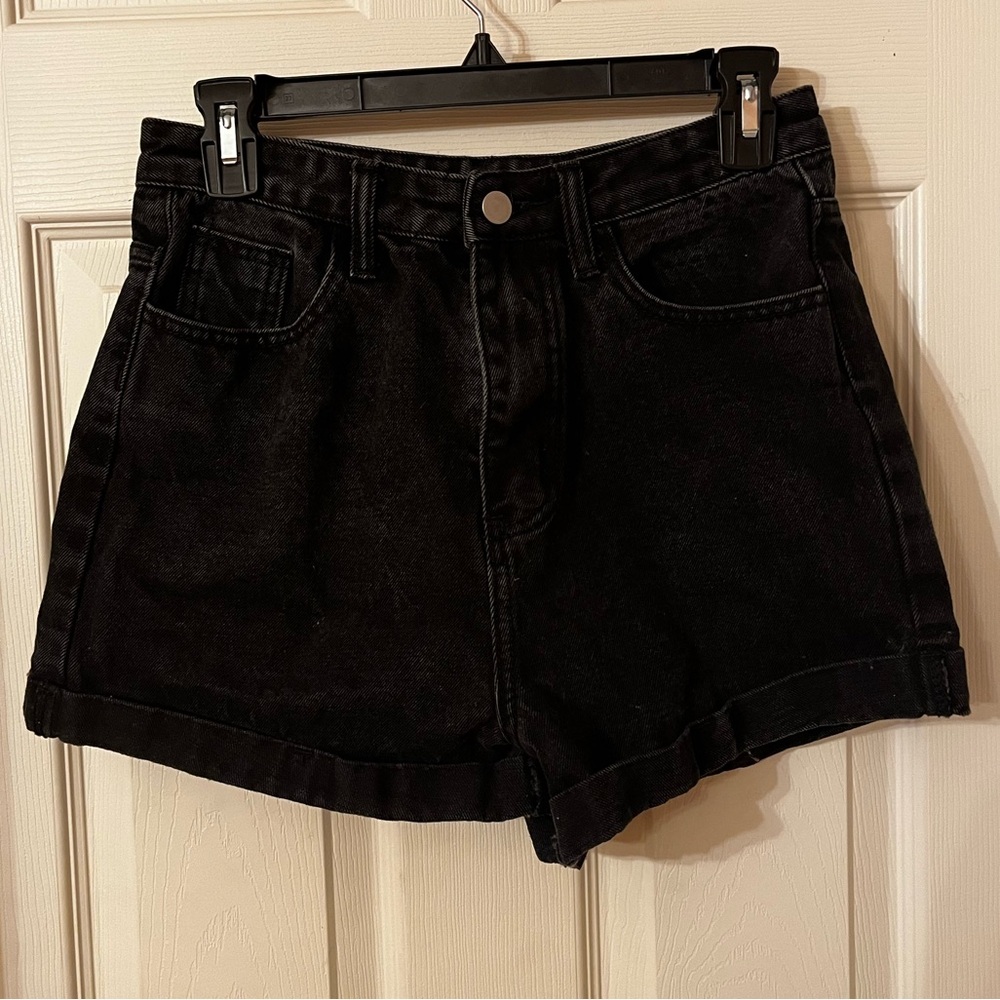 Women’s Cuffed Black Denim Shorts